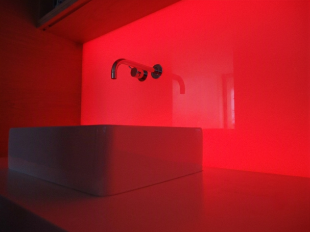 RGB Flächenlicht rot mit Glasfront RGB Flächenlicht rot mit Glasfront